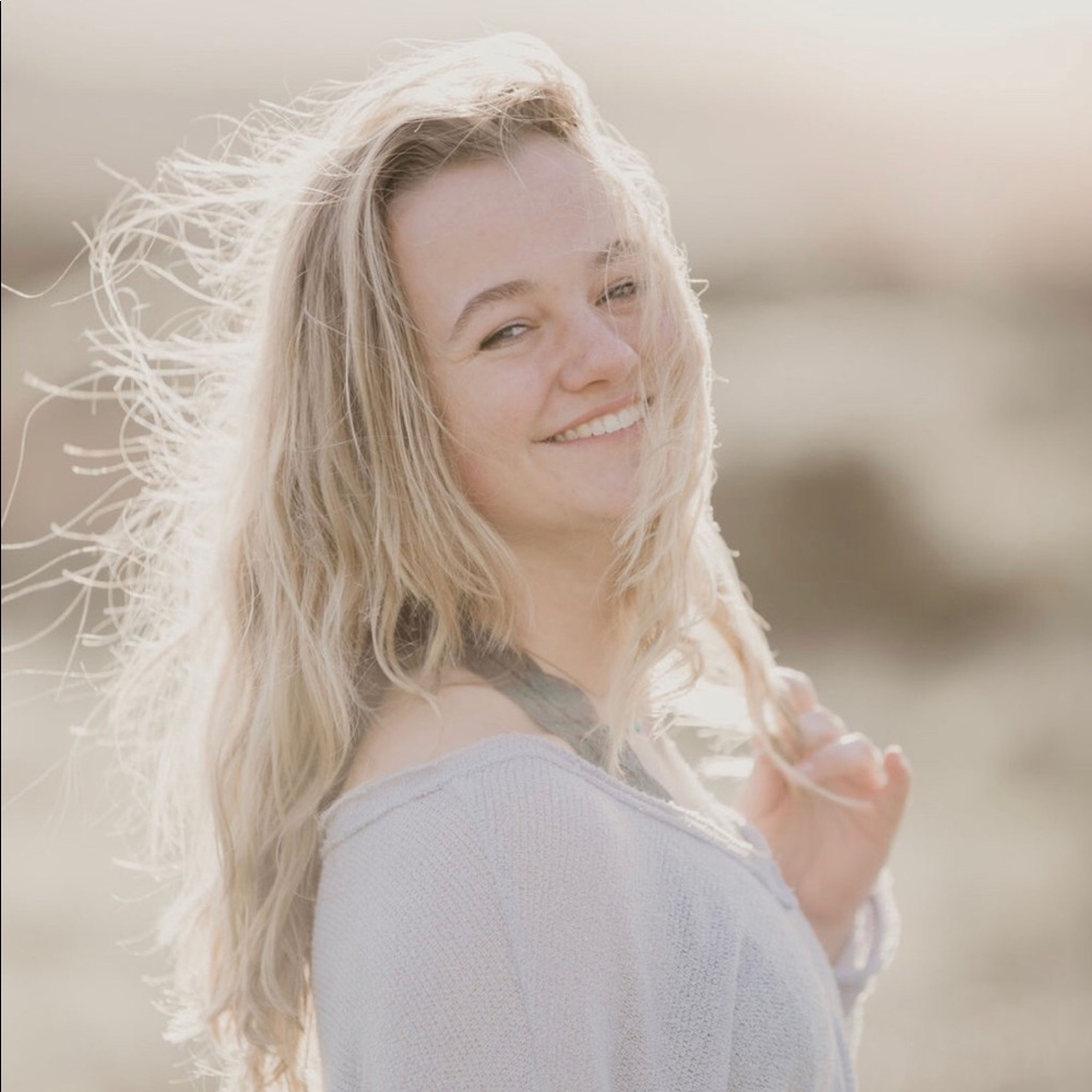 Meet your Posher, Mia